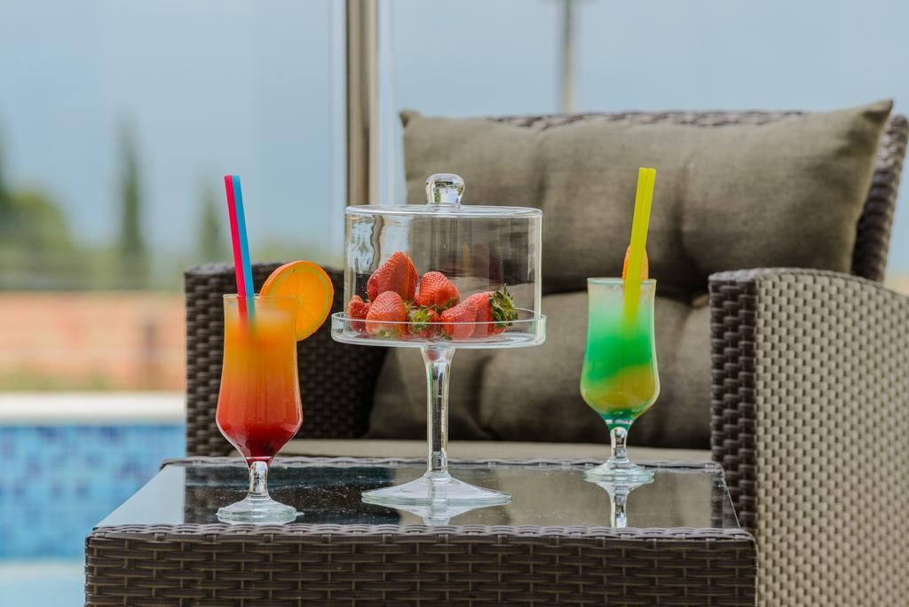 Tandem Apartments With Swimming Pool Cavtat Exteriör bild